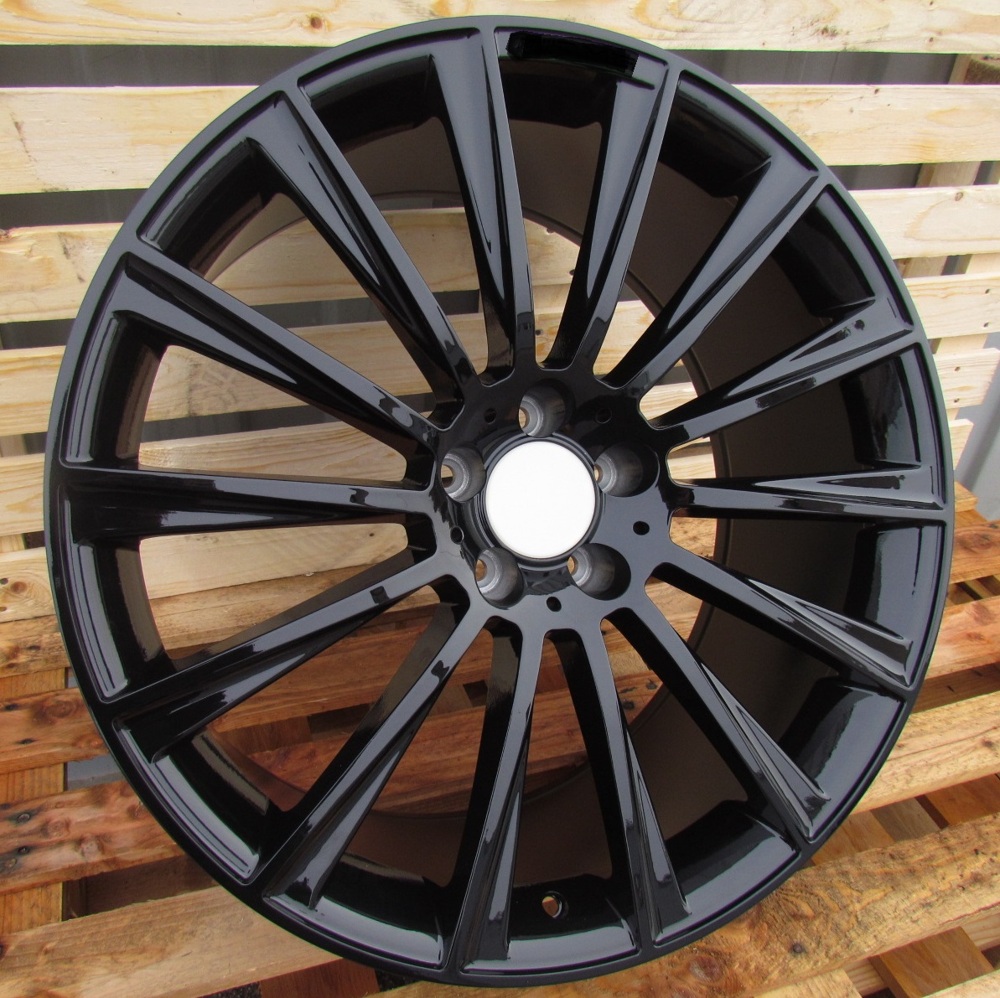 Mercedes B1048 Black