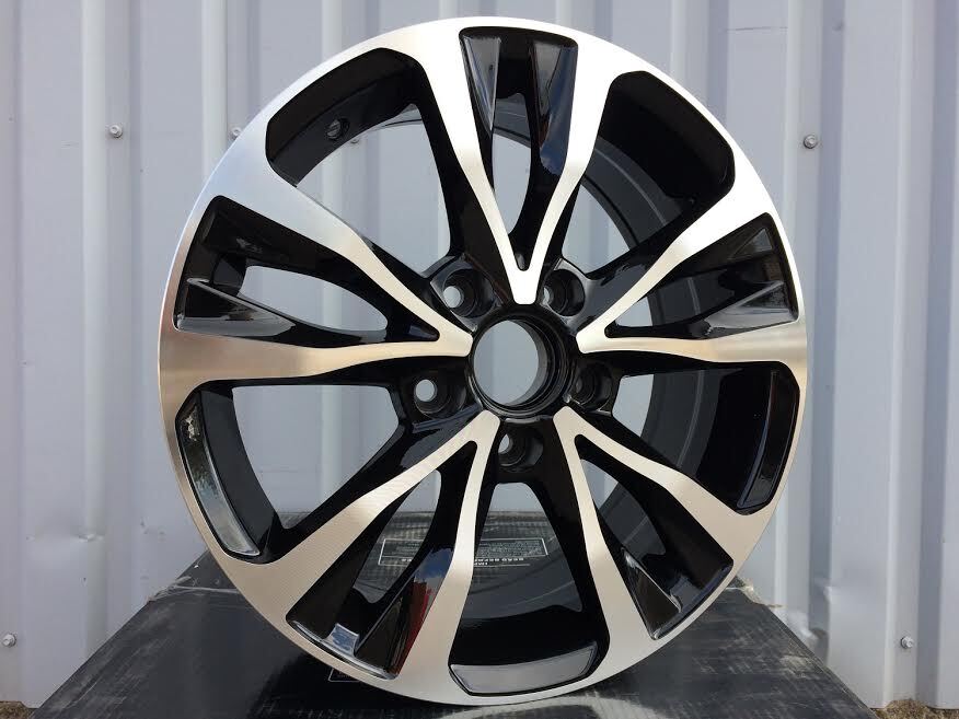 Toyota B5212 Black Polished