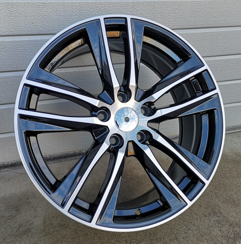 Seat B5474 Black Polished