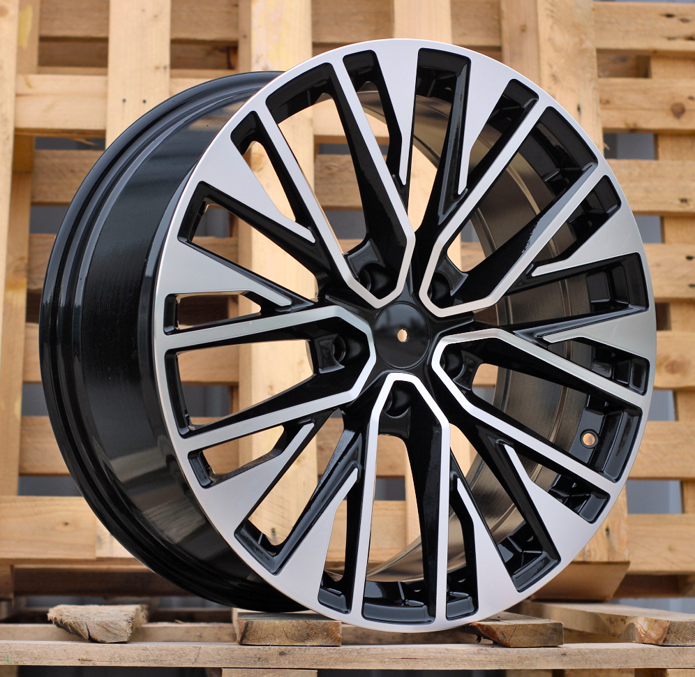 AUDI F733 Black Polished