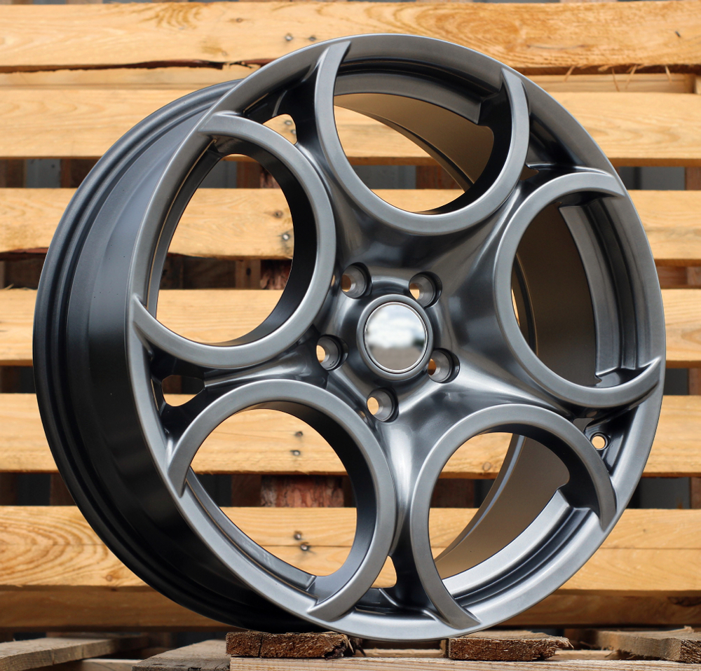 Alfa Romeo L1432 Hyper Black