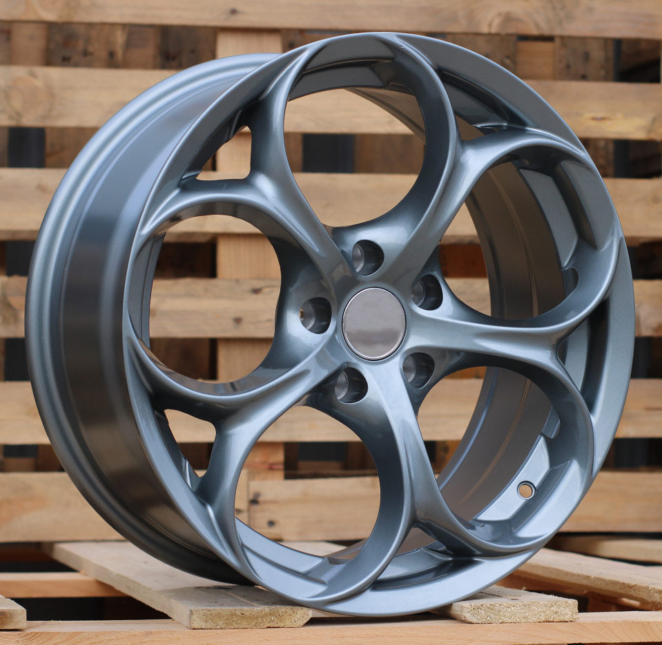 Alfa Romeo L1664 Gun Metal
