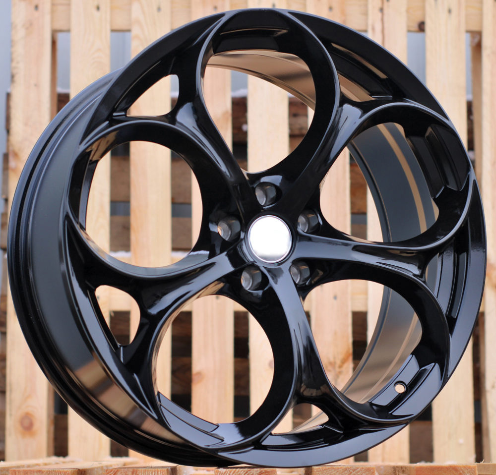 Alfa Romeo L1664 Black