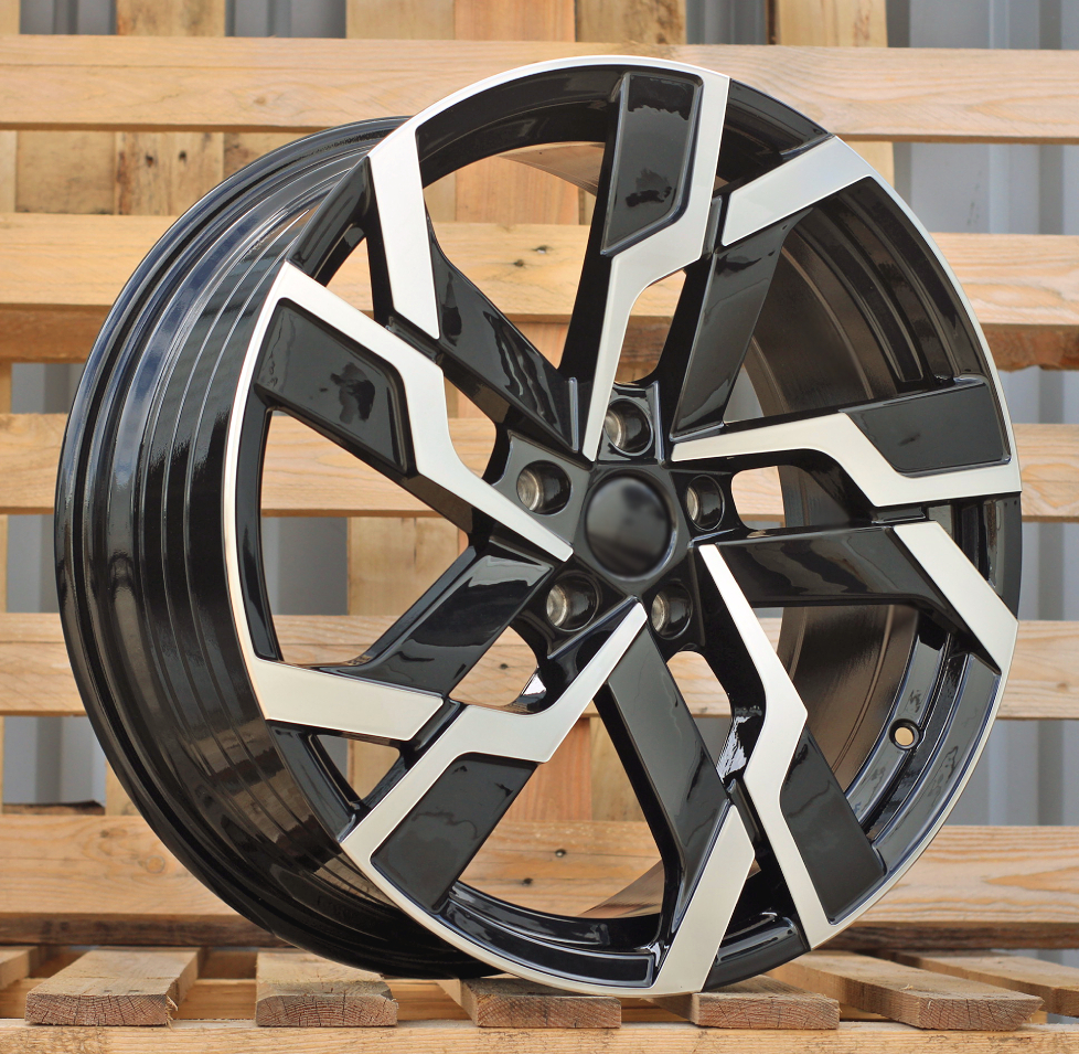 Skoda YF5696 Black Polished